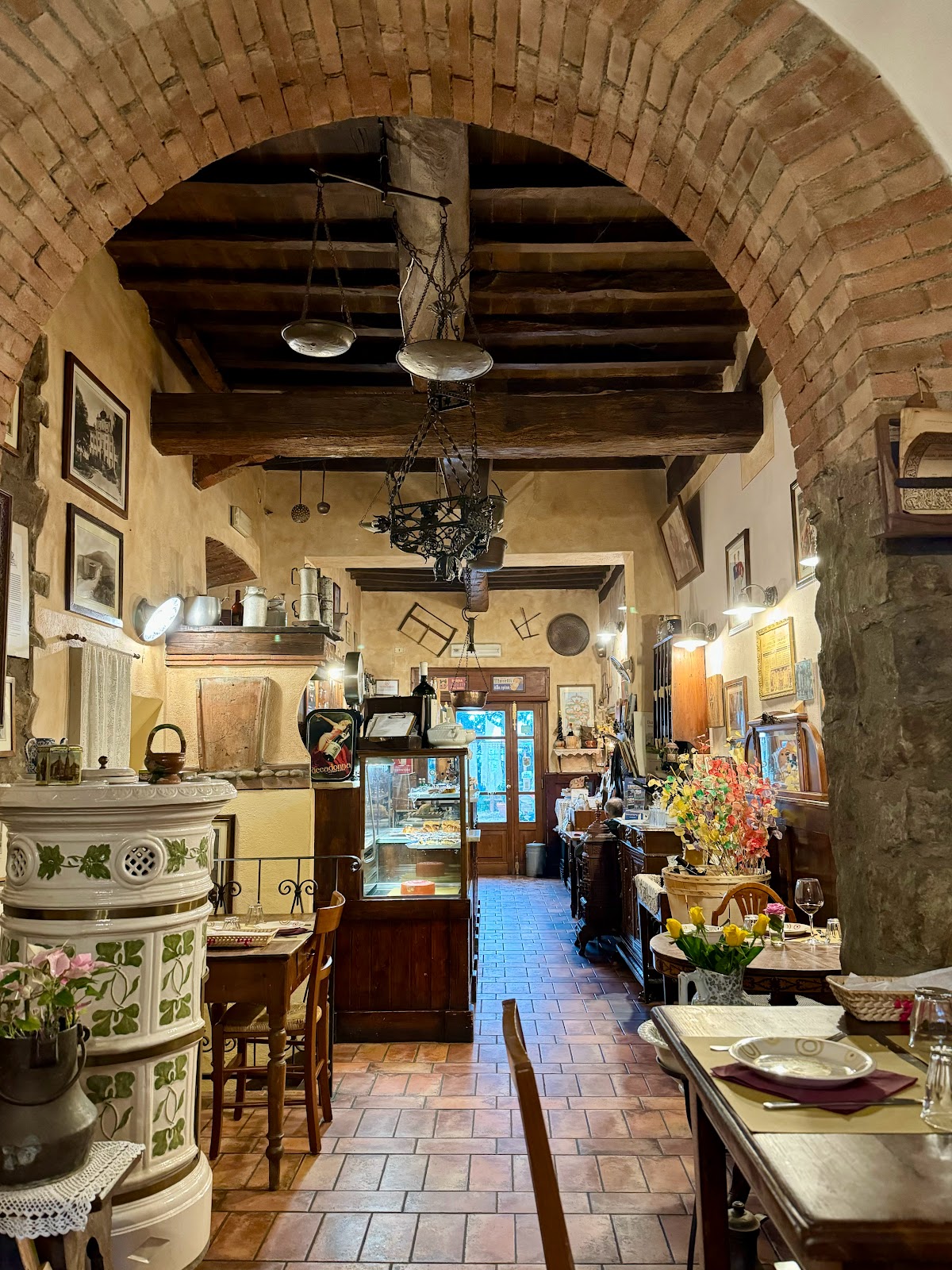 Foto di Antica Osteria di Montecarelli