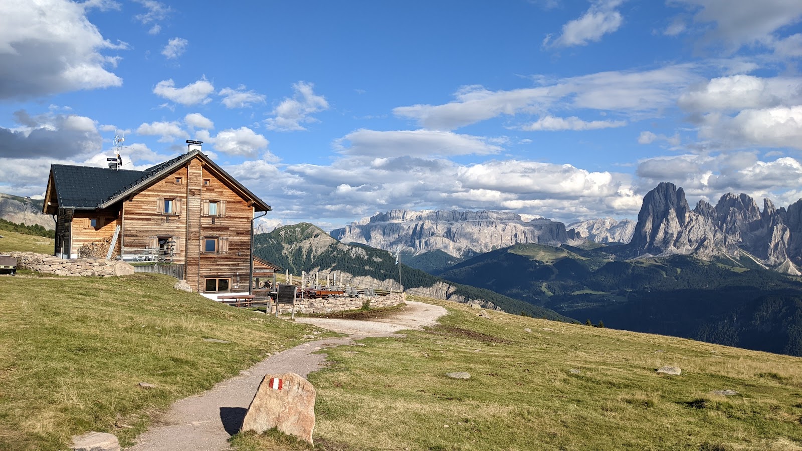 Foto di Rifugio Resciesa